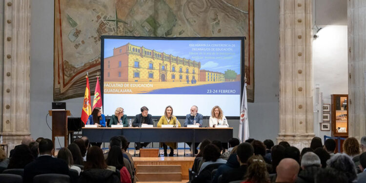 Guarinos subraya el papel insustituible del docente ante los retos de la inteligencia artificial