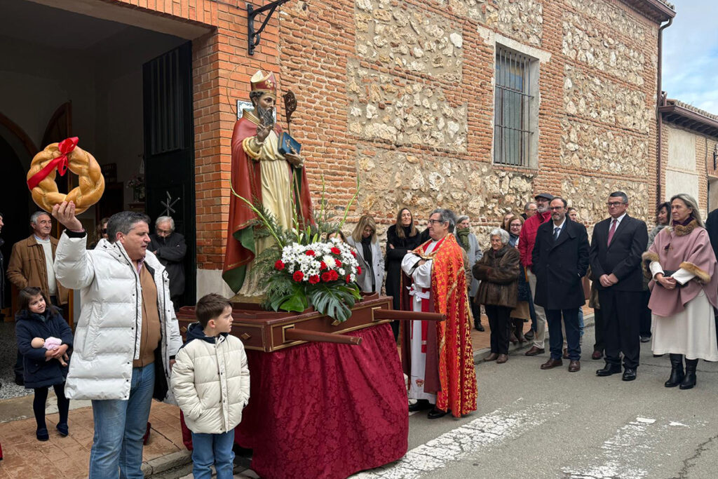Iriépal celebra la fiesta de San Blas con botarga y procesión