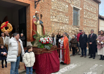 Iriépal celebra la fiesta de San Blas con botarga y procesión