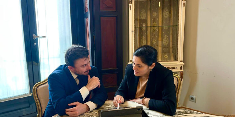 Jiménez “Mientras Sánchez presume de una Renfe renovada, los conquenses sufren retrasos, cancelaciones y un sistema ferroviario en crisis”