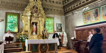 La Corporación municipal cumple con el voto a la Candelaria en la eucaristía por la Presentación del Señor en la Catedral