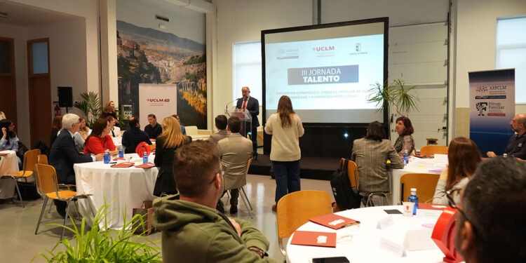 La III Jornada Talento de la UCLM y AEFCLM pone en valor la formación universitaria y profesional para el desarrollo de la empresa familiar en la región 1 La III Jornada Talento de la UCLM y AEFCLM pone en valor la formación universitaria y profesional para el desarrollo de la empresa familiar en la región