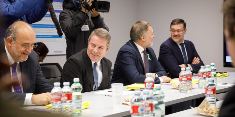 La Junta amplía las acciones de formación dirigidas a apoyar el empleo en Sumitomo con tres nuevos programas