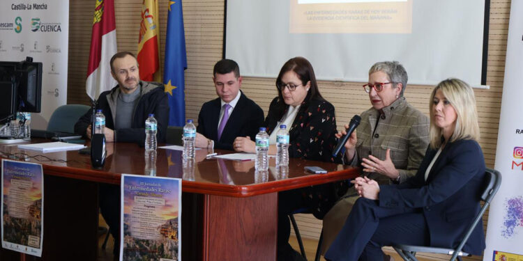 La Junta presenta a la ciudadanía su Estrategia Sanitaria y Sociosanitaria de Enfermedades Raras