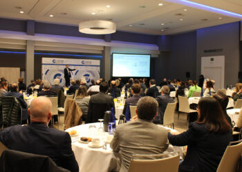 Rafael Doménech habla de crecimiento moderando y relativa estabilidad en un desayuno empresarial organizado por CEOE-Cepyme Guadalajara