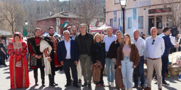 Representantes del PP de Guadalajara asisten a la Feria de las Mercaderías de Tendilla
