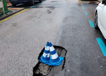 Técnicos municipales y Rebi inspeccionan con cámaras el socavón de Ramón y Cajal para determinar su origen