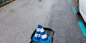 Técnicos municipales y Rebi inspeccionan con cámaras el socavón de Ramón y Cajal para determinar su origen
