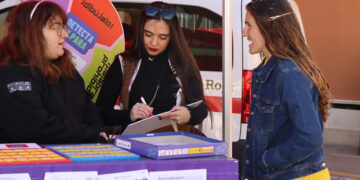 Un centenar de jóvenes participan de las actividades del Punto Violeta habilitado por el Ayuntamiento de Tarancón y Cruz Roja en la Fiesta de los Años 60