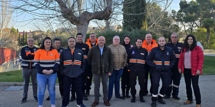 Un total de 13 integrantes de agrupaciones de voluntariado de Protección Civil se forman en inmovilización y traslado de pacientes