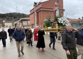 Valdenoches celebra con devoción su fiesta de San Blas a pesar del frío