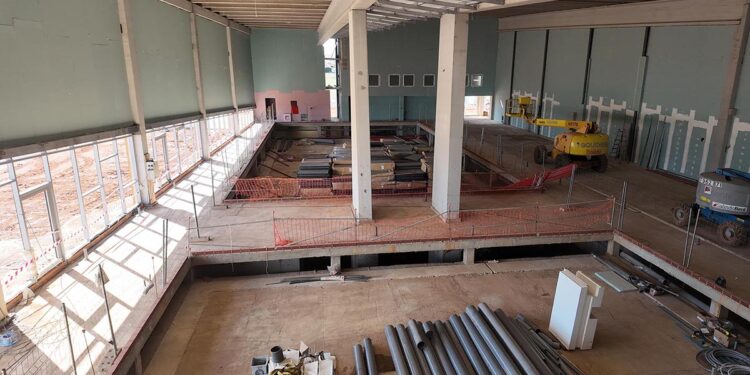 Visita oficial del Ayuntamiento de Cabanillas a las obras del Centro Acuático Municipal