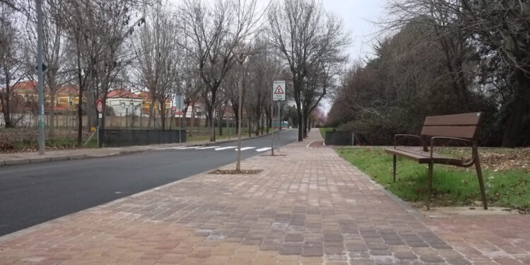 Inaugurada la remodelación integral de la calle Lope de Vega de Cabanillas, tras una inversión de un millón de euros