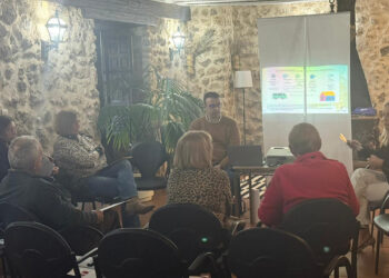 AMEP lleva a Tragacete información sobre los recursos para emprender y tener calidad de vida en la serranía