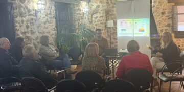 AMEP lleva a Tragacete información sobre los recursos para emprender y tener calidad de vida en la serranía