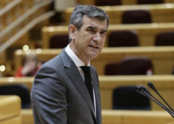 Antonio Román se interesa en el Congreso por el Parador de Molina que ya plantea más cierres estacionales