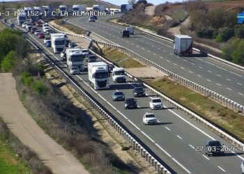 Atasco y susto en la A-3 a su paso por Cuenca un accidente múltiple corta el tráfico en La Hinojosa