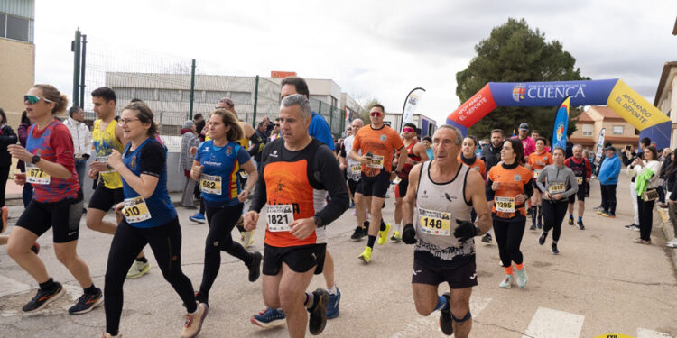 Bárbara Moragues Penalba y Alfonso Martínez Temprado reinan en la carrera popular de Casasimarro