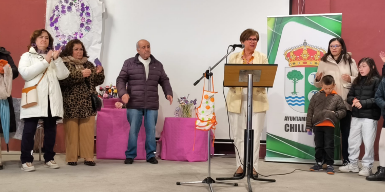 Chillarón de Cuenca. Concursos, talleres, tertulias, lecturas, colgado de mandiles  y comida en el Día de la Mujer