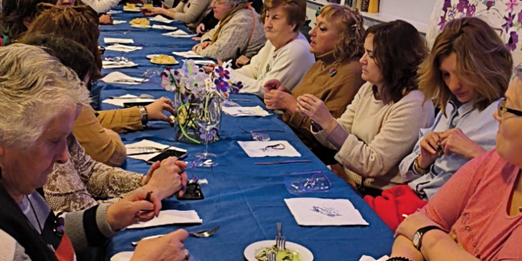 Chillarón de Cuenca. Concursos, talleres, tertulias, lecturas, colgado de mandiles  y comida en el Día de la Mujer