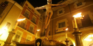 Hoy, Lunes Santo, Procesión Penitencial del Santísimo Cristo de la Vera Cruz. Las Siete Palabras