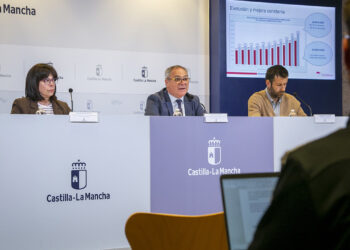 Castilla-La Mancha consolida el servicio público de teleasistencia como referente nacional y la mayor implantación y cobertura de toda España Castilla-La Mancha consolida el servicio público de teleasistencia como referente nacional y la mayor implantación y cobertura de toda España