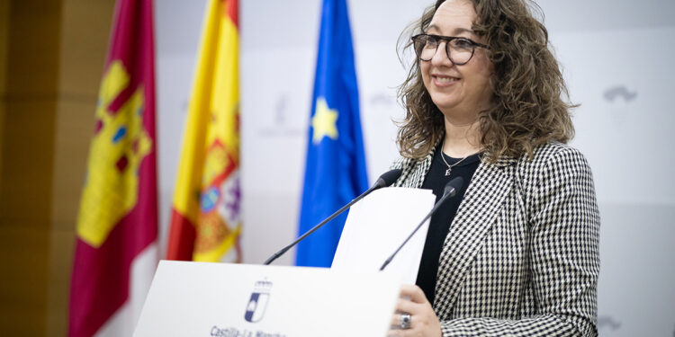 Castilla-La Mancha es la tercera comunidad autónoma del país con mayor descenso interanual del paro tras crear más de 20.000 empleos en el último año