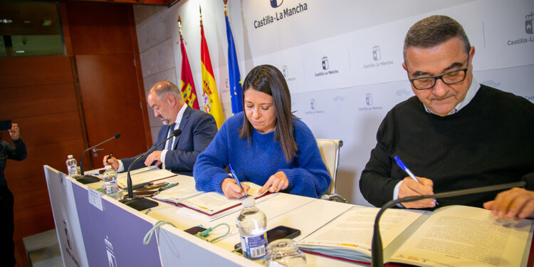 Castilla-La Mancha reforzará su sistema público de discapacidad con 16 nuevos recursos y una apuesta decidida por la cualificación profesional 1 Castilla-La Mancha reforzará su sistema público de discapacidad con 16 nuevos recursos y una apuesta decidida por la cualificación profesional