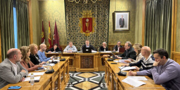 Dolz informa a asociaciones de vecinos y colegios profesionales sobre los 10,7 millones que se van a invertir con los Fondos EDIL