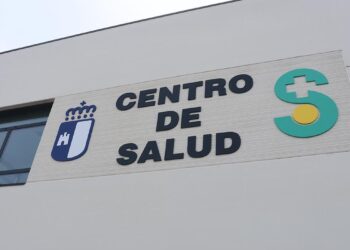 El Ayuntamiento de Cabanillas remodelará la señalización vial en la calle Carretera de Marchamalo para dotar de más aparcamientos al Centro de Salud