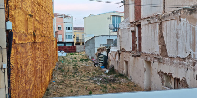 obligación de limpiar y mantener los solares