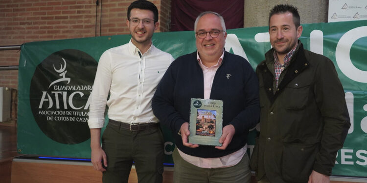 El Ayuntamiento de Illana, presente en la Asamblea General de ATICA donde se reconoció su Feria de Caza y Medio Rural