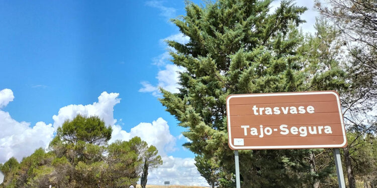 El Colegio de Ingenieros de Caminos defiende una revisión técnica del trasvase Tajo-Segura y la aplicación de caudales ecológicos