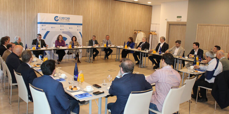 El Comité de Dirección de CEOE-Cepyme Guadalajara se reúne con la consejera de Economía para analizar la situación económica de la provincia