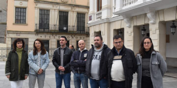 El PSOE exige a Guarinos que “licite de forma urgente” un nuevo contrato para el servicio de autobuses tras sufrir un nuevo varapalo judicial