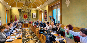 El Pleno del Ayuntamiento de Cuenca nombra a Raúl del Pozo Hijo Adoptivo de la ciudad a título póstumo