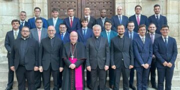 El Seminario de Cuenca celebra su día como una realidad viva 18 jóvenes que ponen rostro a la vocación sacerdotal con el lema «Deja tus redes y sígueme»