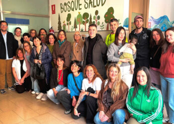 El área pediátrica del centro de salud de Molina de Aragón se convierte en un ‘Bosque Salud’ con la colaboración de familias de la zona