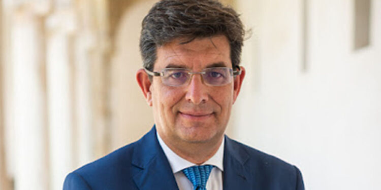 El cabanillero Carmelo García, nuevo rector de la Universidad de Alcalá de Henares 1 El cabanillero Carmelo García, nuevo rector de la Universidad de Alcalá de Henares