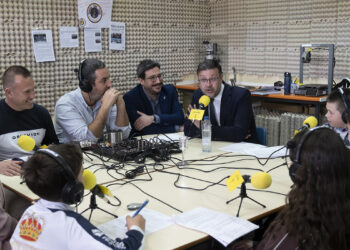 El consejero de Educación visita el CEIP La Paloma de Azuqueca para conocer sus proyectos