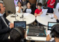El delegado provincial de Educación de cuenca inaugura la radio escolar del CEIP Santa Ana