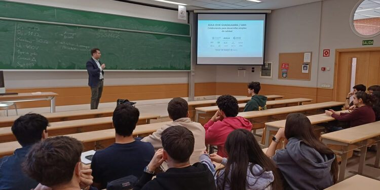 El proyecto Aula, presente en la Feria de Ingeniería, Empresas y Empleo de la Escuela Politécnica Superior de Alcalá