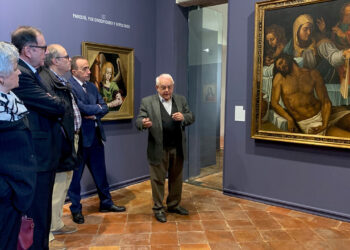 El secretario general de Instituciones Penitenciarias y la subdelegada del Gobierno visitan la exposición ‘Amoris Mysterium’ en la Catedral de Cuenca