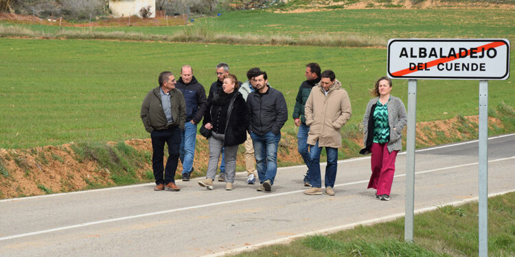 Inaugurada la carretera entre Albaladejo del Cuende, La Parra de las Vegas y la N-420 con una inversión de casi un millón de euros