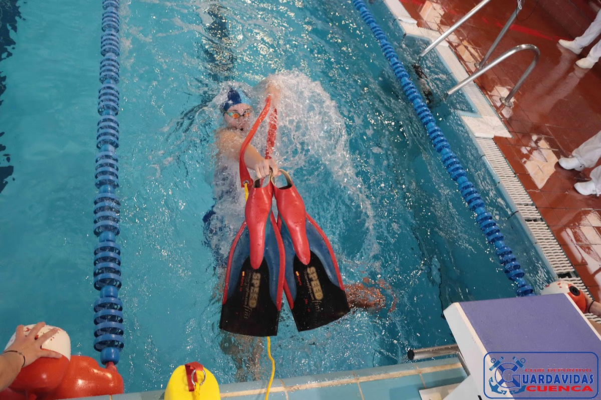 Isaac Yunta y Lucía Molina lideran el campeonato de salvamento de Cuenca con nuevos récords de España