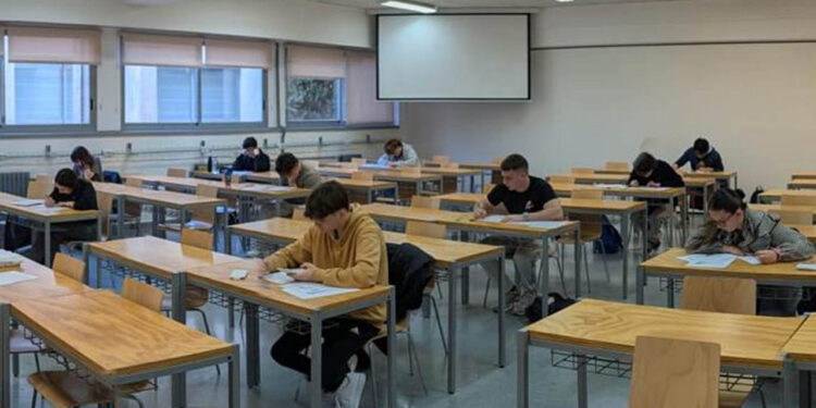 Jesús Carlos Cintra Lervold, del IES Newton-Salas de Villanueva de la Torre, representará a Castilla-La Mancha en la Olimpiada Nacional de Física