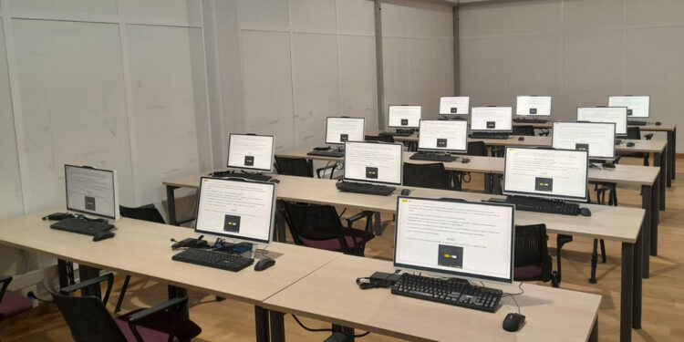 La DGT impulsa el examen teórico informatizado del permiso de conducir en Tarancón