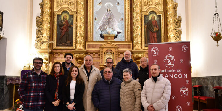 La Diputación y el Ayuntamiento de Tarancón entregan la digitalización de la imagen de la Virgen de Riánsares a la Hermandad