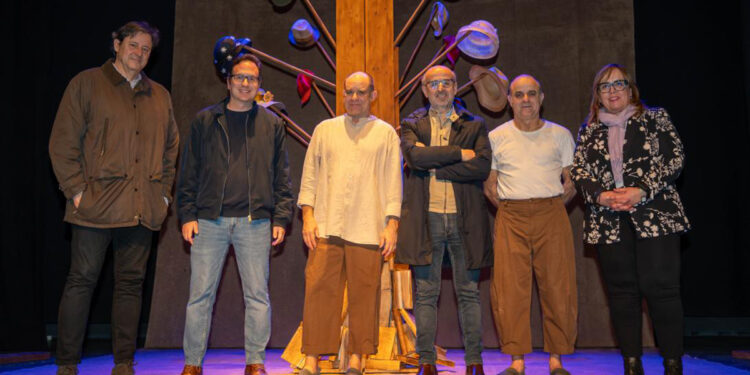 La Feria de Artes Escénicas y Musicales celebra su 30 aniversario llevando ‘Tengo gente en el cuerpo’, de Ultramarinos de Lucas, a distintos municipios