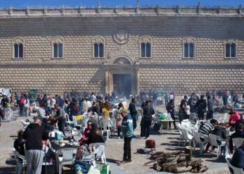 La Fiesta de las Legumbres en Cogolludo vuelve a llenar la Plaza Mayor de sabor local